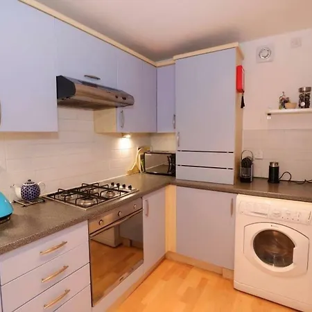 Fantastic 2 Bed With Superb Views On The Shore