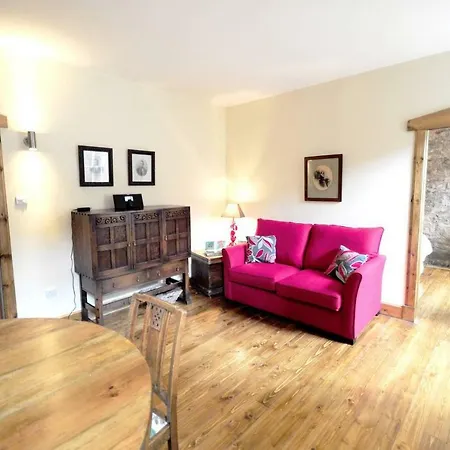 Beautiful Apt With Lift By Castle Daire *