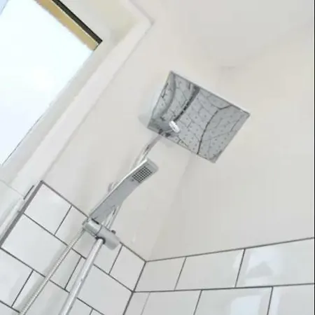 Bright & Modern For Four In Morningside! Apartamento