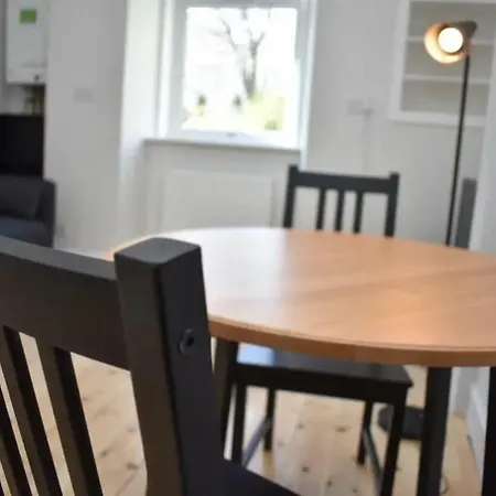 Apartament Bright & Modern For Four In Morningside! *