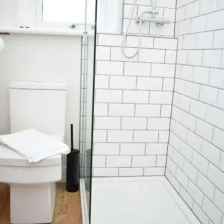 Apartamento Bright & Modern For Four In Morningside!