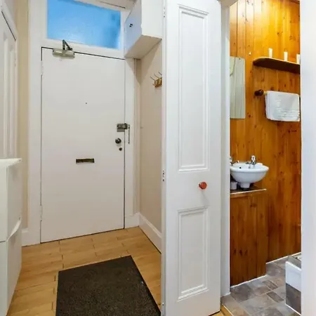 Cosy Apartment, Close To City Centre! Édimbourg