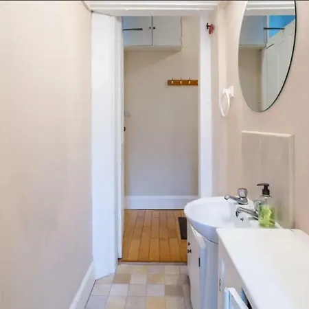 Cosy Apartment, Close To City Centre!
