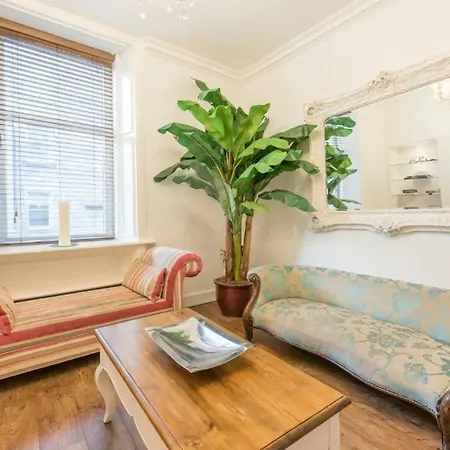 Apartament 2 Double Bedroom Luxury Apartment Near The Meadows