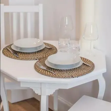 2 Double Bedroom Luxury Apartment Near The Meadows