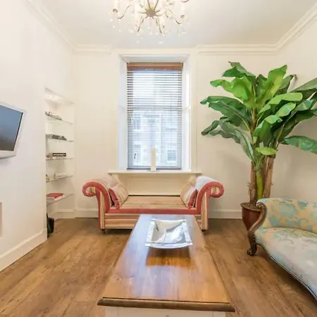 2 Double Bedroom Luxury Apartment Near The Meadows