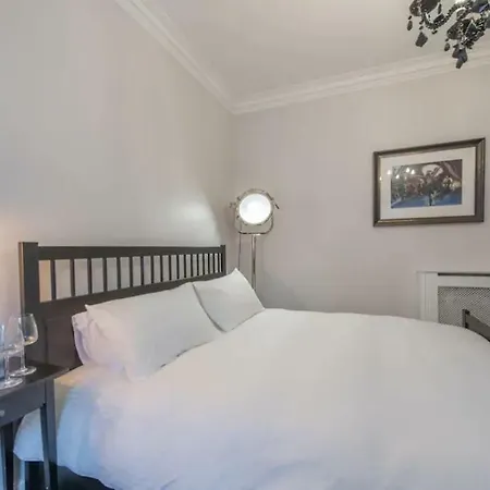 2 Double Bedroom Luxury Apartment Near The Meadows Apartment Edinburgh