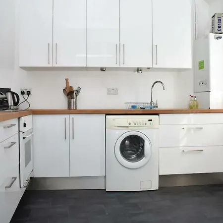 Bright And Spacious 2br House At The Waterfront * إدنبرة