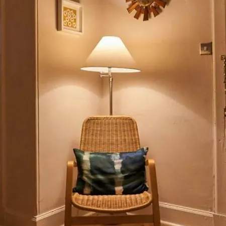 Beautiful 1 Bedroom Next To Holyrood Park Edinburgh