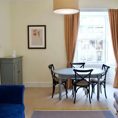 Beautiful 2 Bedroom City Centre *