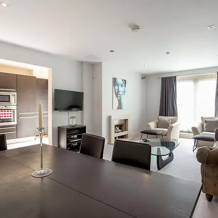 Stylish 2bed Apt With Free Parking/elevator *