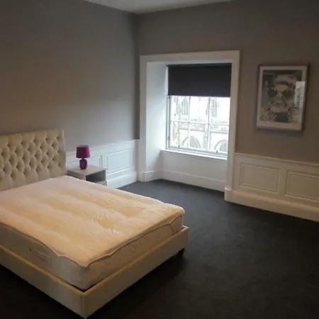 York Place Oasis 3 Bedroom Luxury Apt شقة إدنبرة