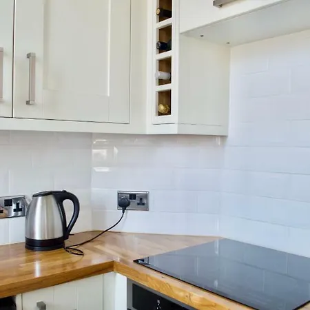 Beautiful 2 Bedroom Flat In Leith Appartamento