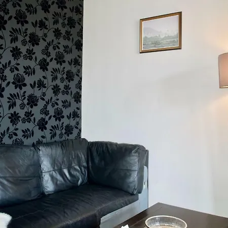 Beautiful 2 Bedroom Flat In Leith 爱丁堡