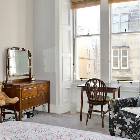 Beautiful 2 Bedroom Flat In Leith 公寓 *
