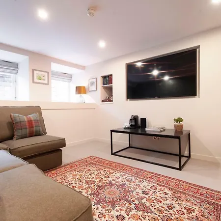 The Roseate - Small Luxury Of The World Hotel