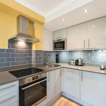 Fountain Court - Grove 4*