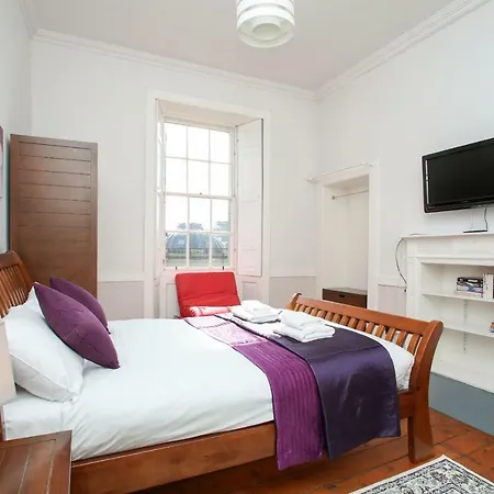 3 Bedroom Flat In City Centre Edinburgh