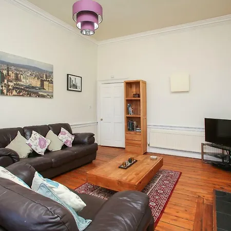 3 Bedroom Flat In City Centre