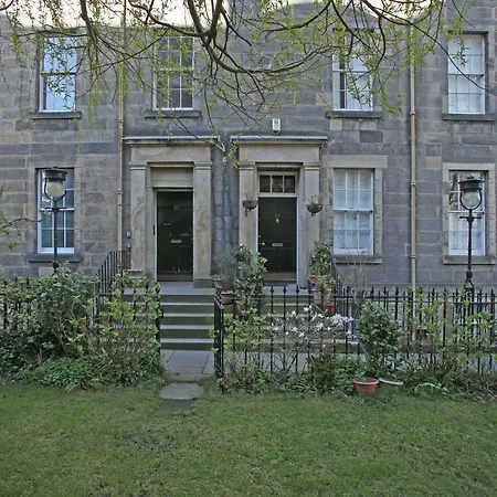 Apartment 3 Bedroom Flat In City Centre