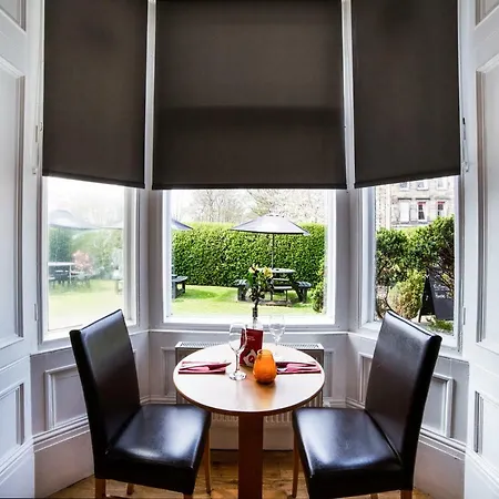Victoria Park House Hostal *