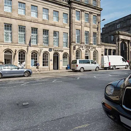 Travelodge Waterloo Place Hotel 3*
