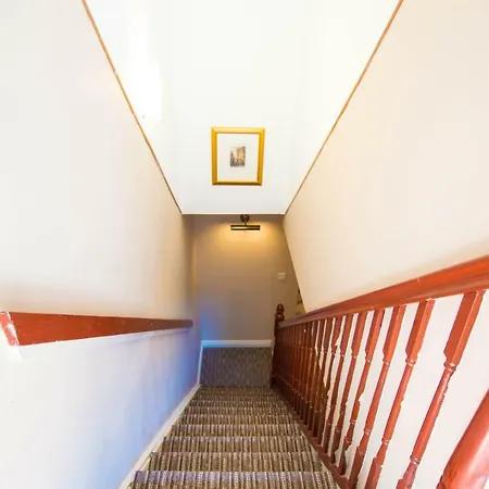 Montgomery - Crighton *