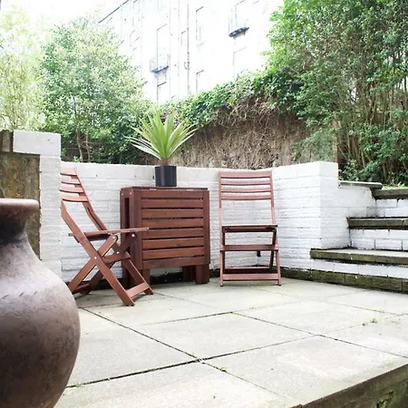 Central Garden Flat Sleeps 4 Perfect Location Διαμέρισμα