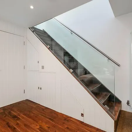 Stylish 1 Bedroom Apt Close To Princes Street * Edinburgh
