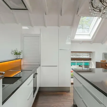 Stylish 1 Bedroom Apt Close To Princes Street *