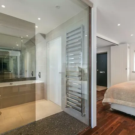 Daire Stylish 1 Bedroom Apt Close To Princes Street *