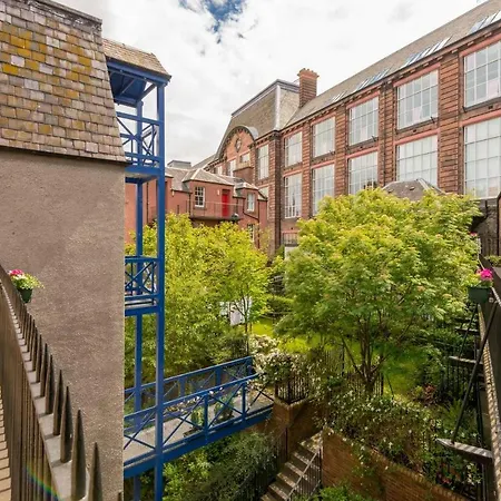 Cute 2-bedroom Apt With View Of The Castle Edinburgh