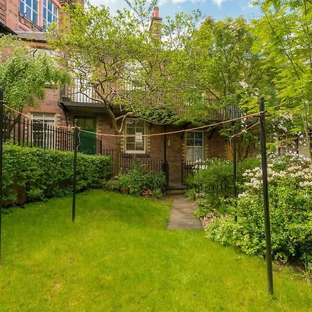 Cute 2-bedroom Apt With View Of The Castle * Edinburgh