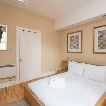 Cute 2-bedroom Apt With View Of The Castle * Edinburgh