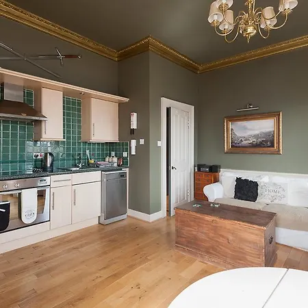 Castle Esplanade By Reserve Apartment *