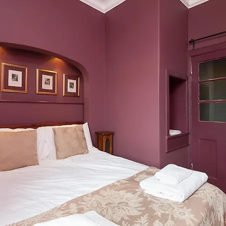 Castle Esplanade By Reserve Apartment Edinburgh