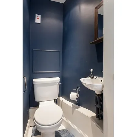 Apartment Castle Esplanade By Reserve Edinburgh