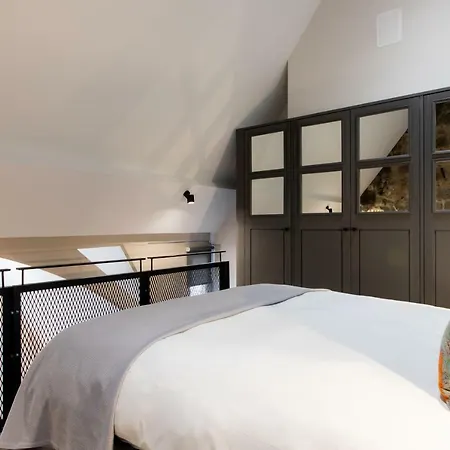 Linton Collection - Blackfriars Lofts Apartment Edinburgh