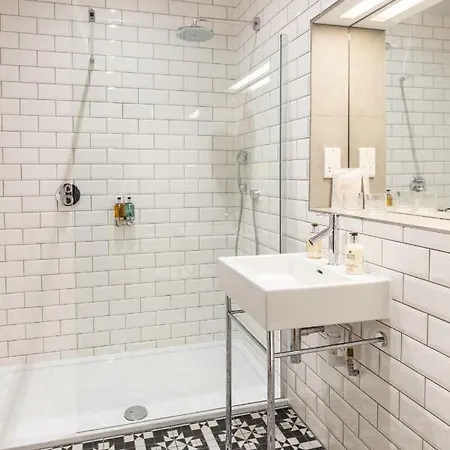Linton Collection - Blackfriars Lofts Apartment *