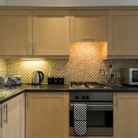 Fountain Court - Royal Garden 公寓式酒店 4*