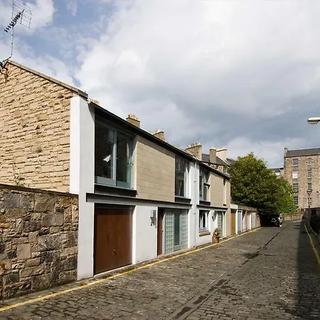Cumberland Mews House Apartment