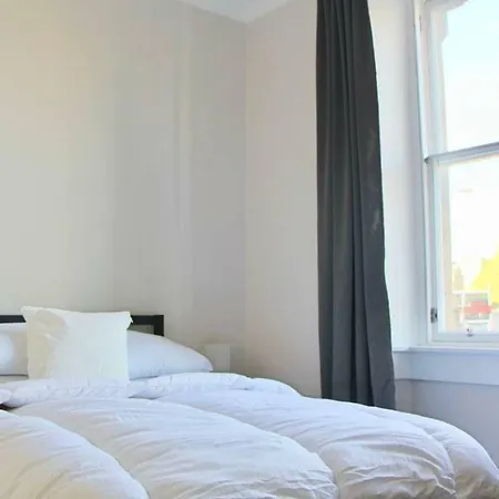 Newly Refurbished 2 Bedroom Flat In Canonmills شقة إدنبرة