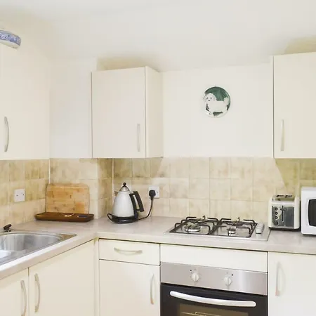 Peaceful 1 Bedroom Flat