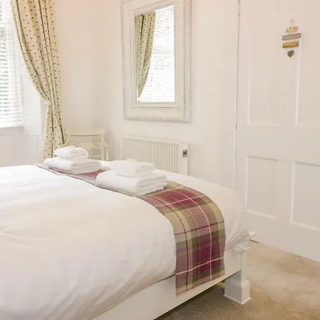 29 Trinity Crescent *