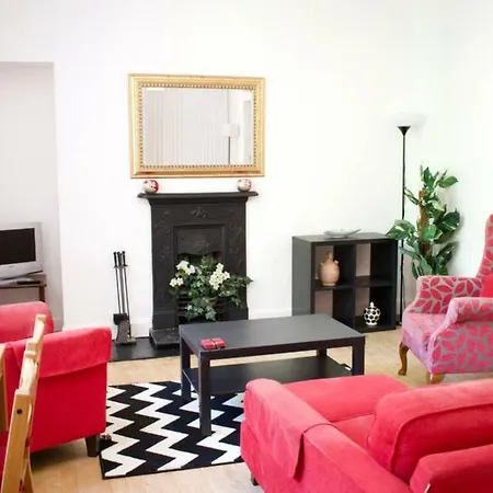 Fantastically Located 1 Bedroom Daire *