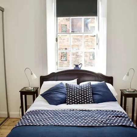 Fantastically Located 1 Bedroom Daire Edinburgh