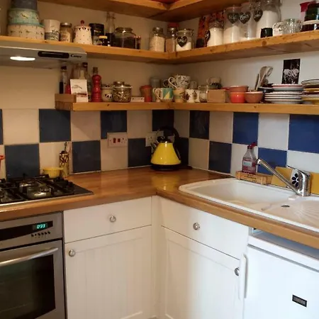 Stylish 1 Bedroom Stockbridge Edinburgh