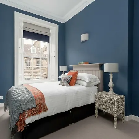 Magnificent Georgian Townhouse West End *