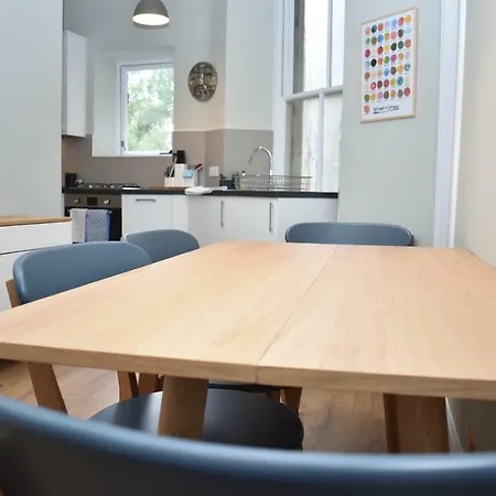 High Street - Modern Scandi Design In The Heart Of The Old Town!