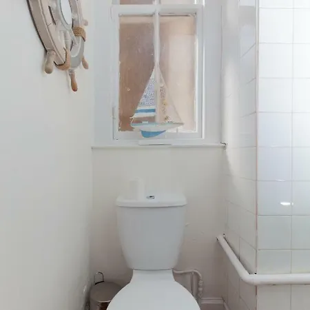 Two Bedrooms Apartment Edinburgh